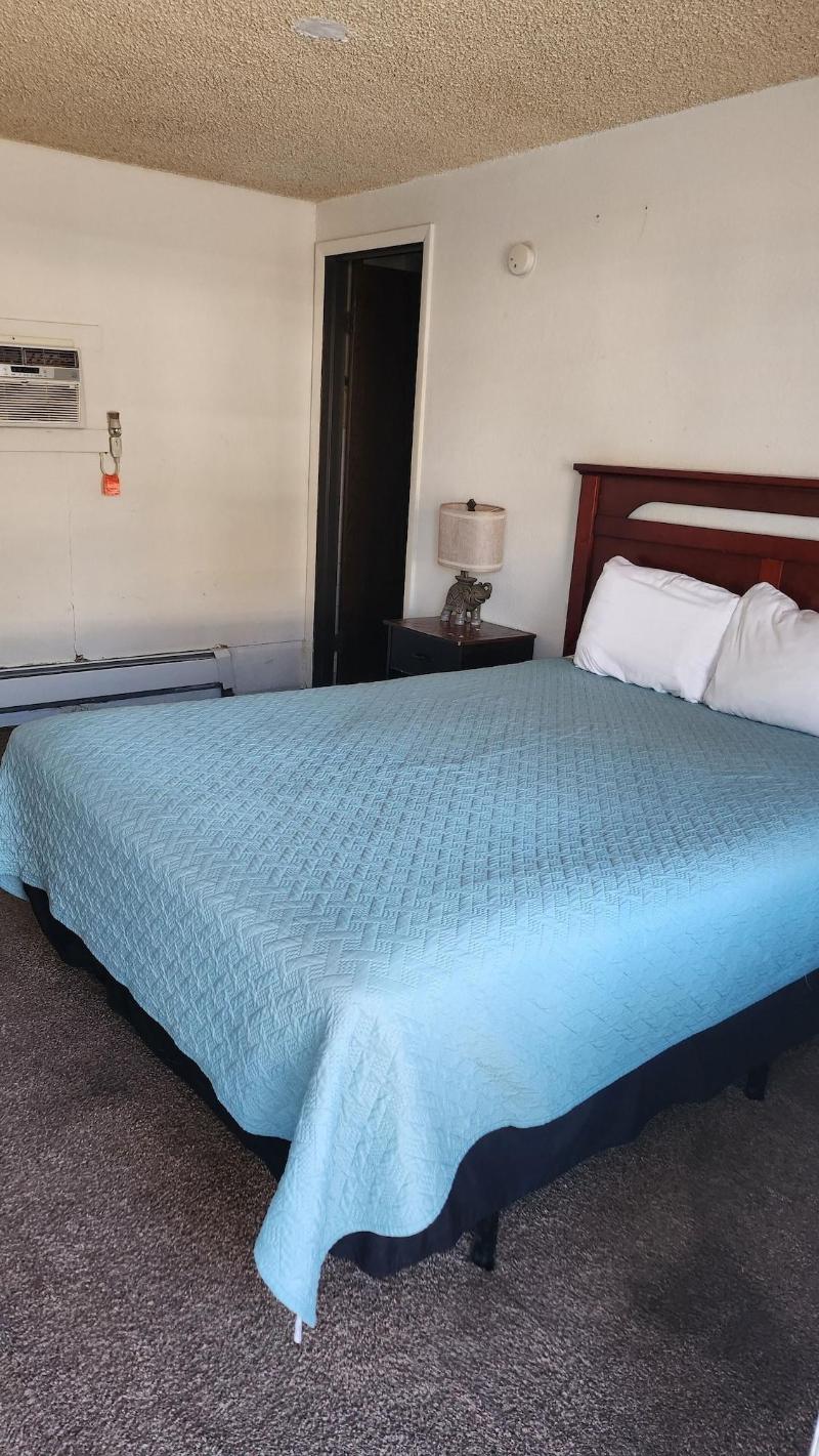 Golden Arrow Motel image