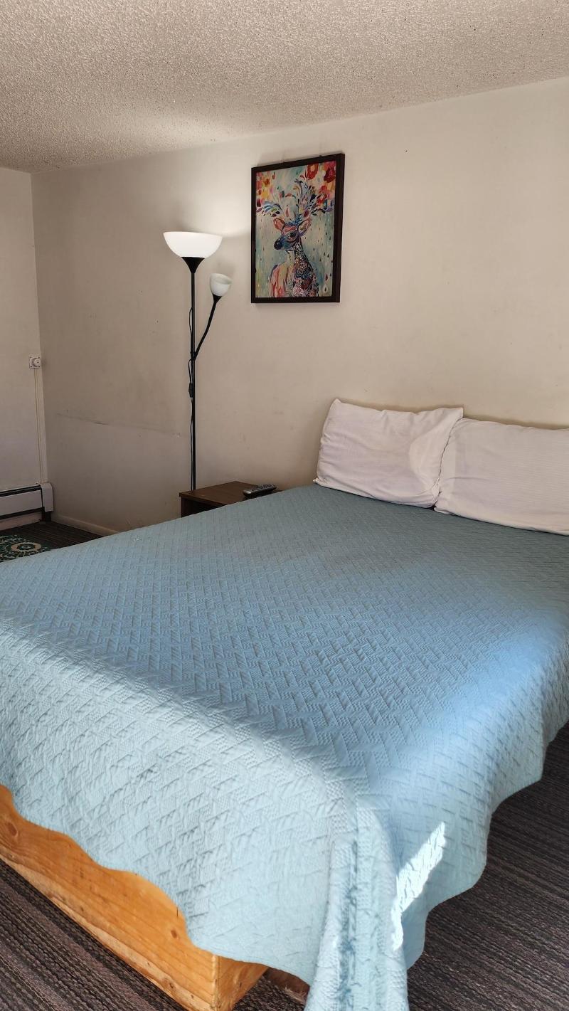Golden Arrow Motel image