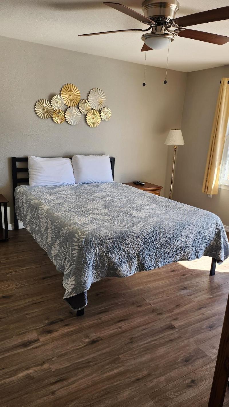 Golden Arrow Motel image