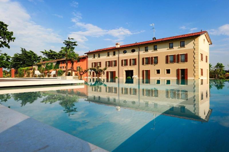 Belvivere Suites image