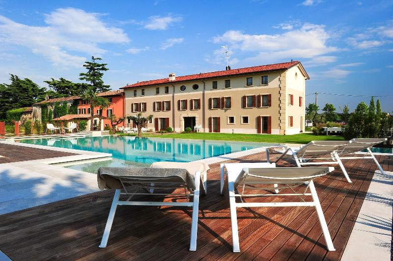 Belvivere Suites image