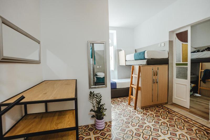 Hostel 94 image