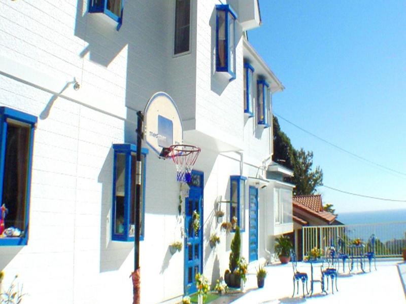 Mediterranean Sea Pension Knossos image