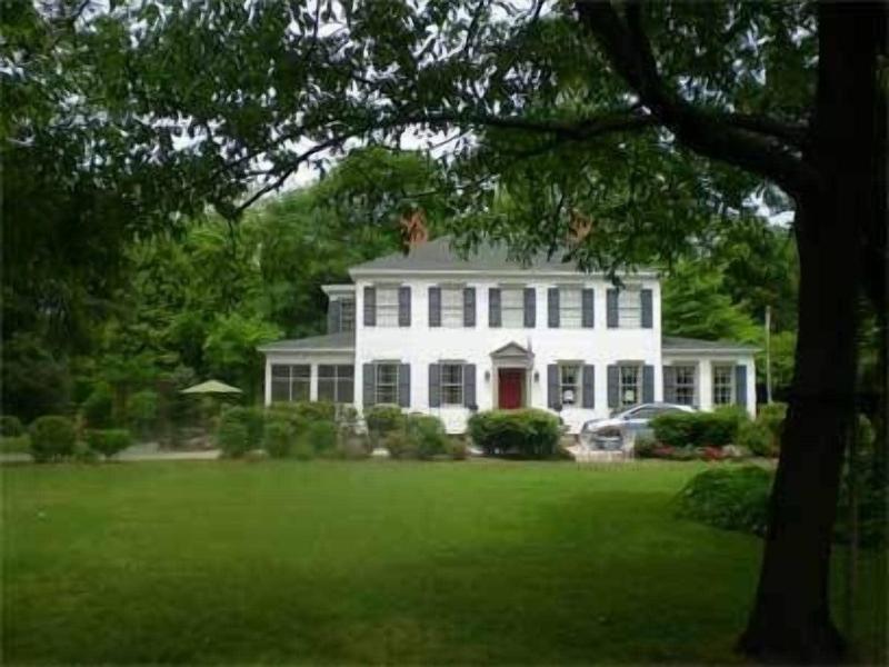 Oak Manor Inn