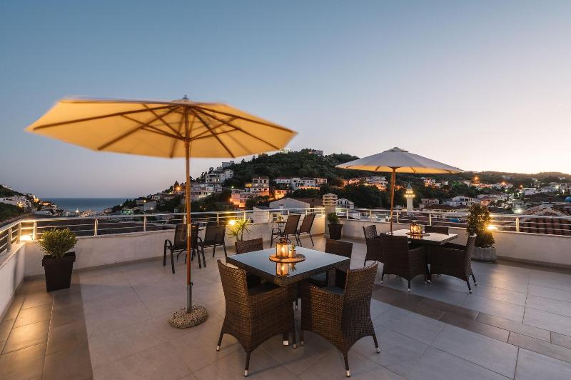 Villa Oleander image