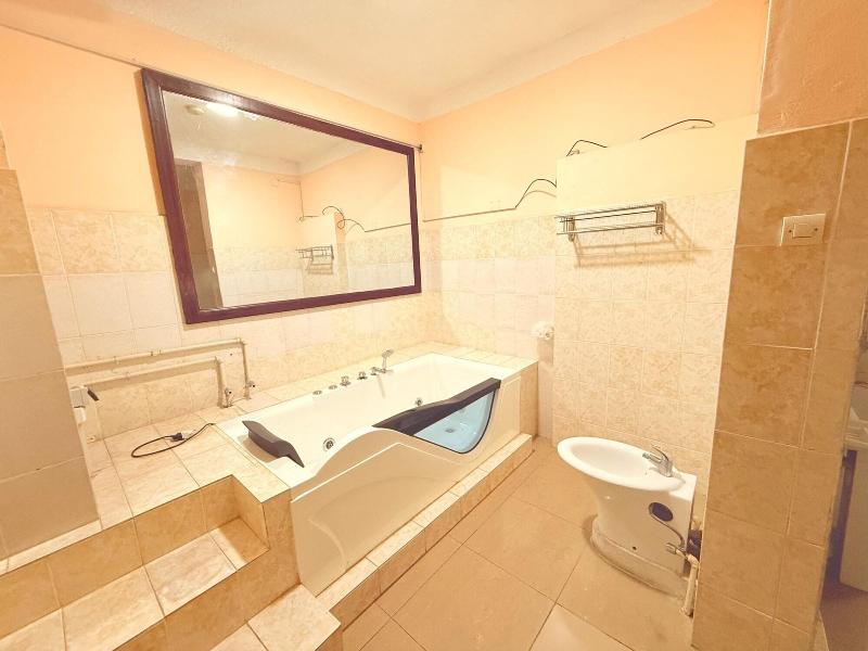 Gahahe Hills Hotel image