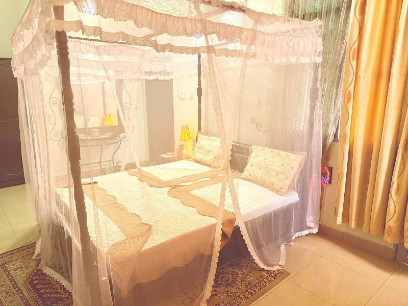 Gahahe Hills Hotel image