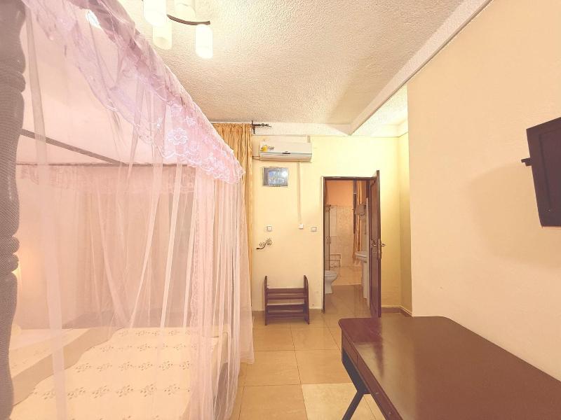 Gahahe Hills Hotel image