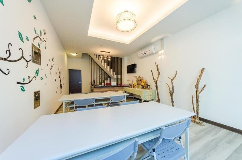 T T House image