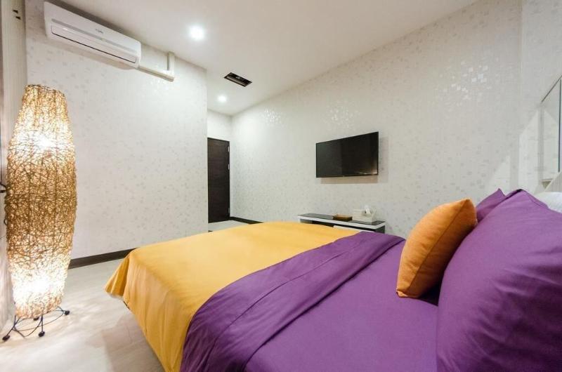 T T House image