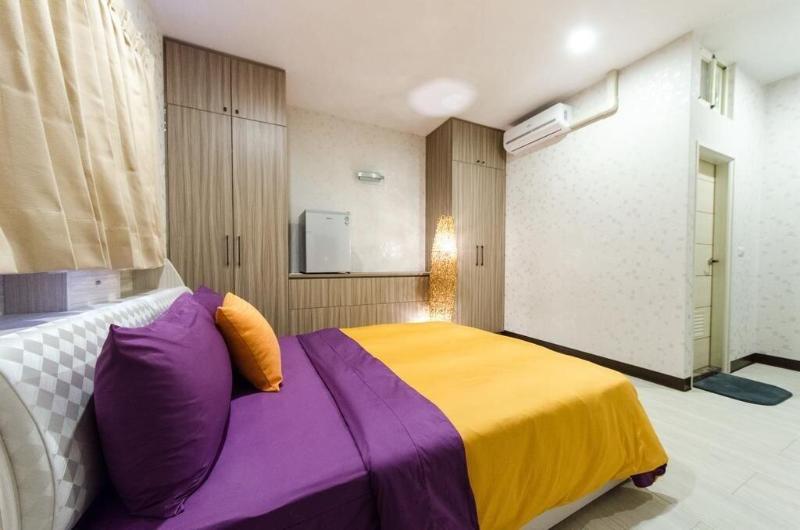T T House image