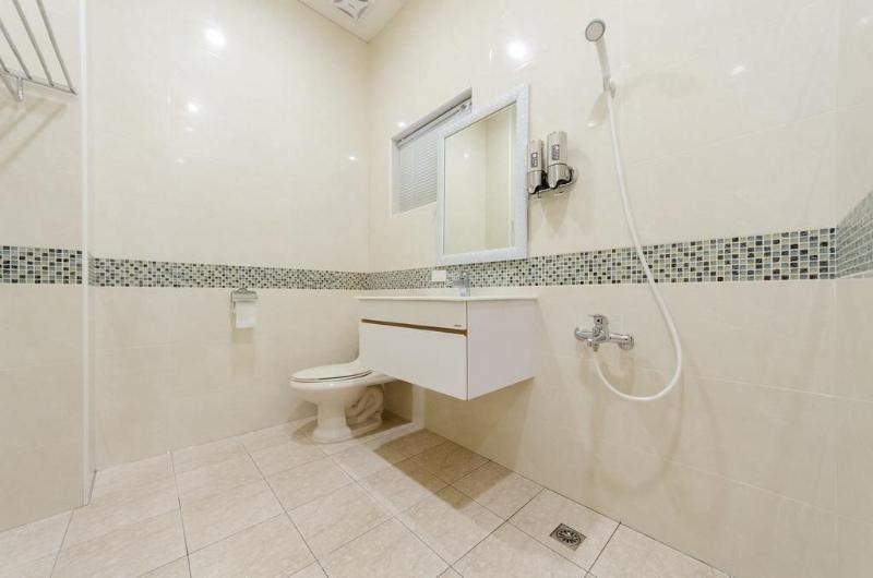 T T House image