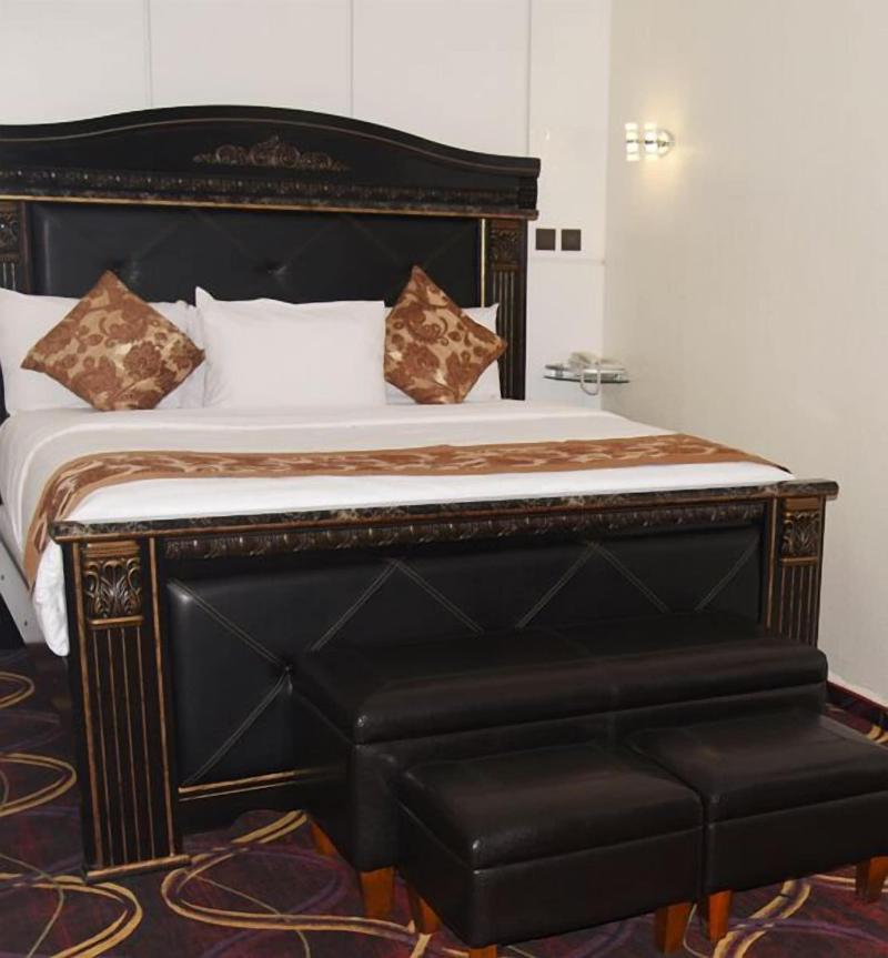 Treasures Suites Conferences image