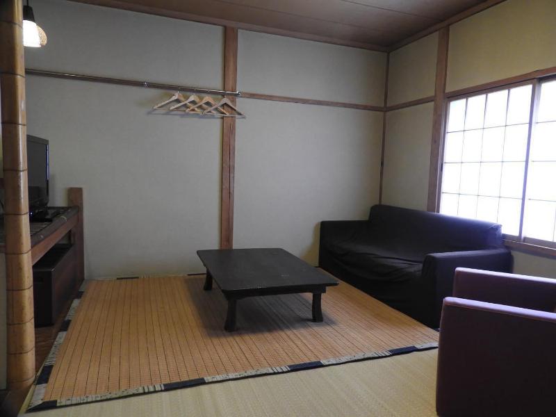 Lodge Hunter image