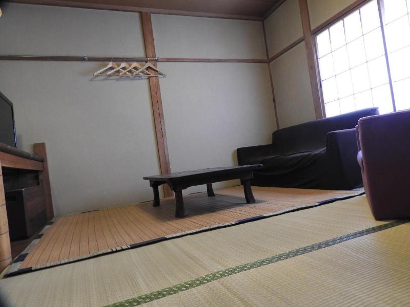 Lodge Hunter image
