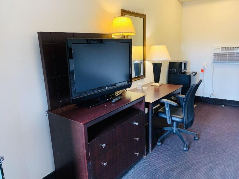 Express Inn image