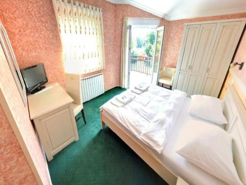 Motel Most image