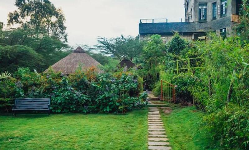 The Old Kings Lodge And Resort image