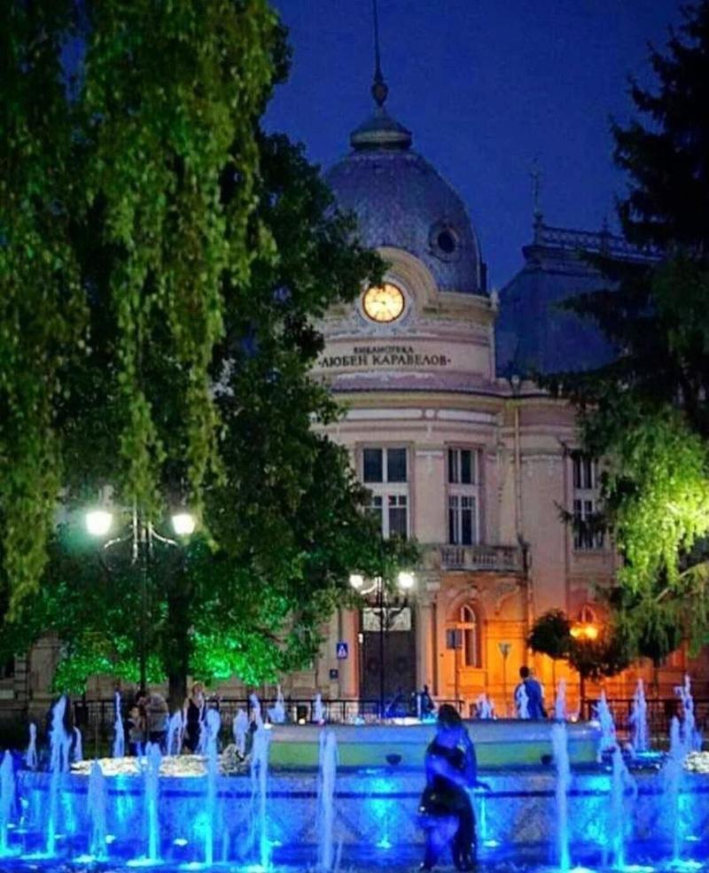 Charlino Plaza image