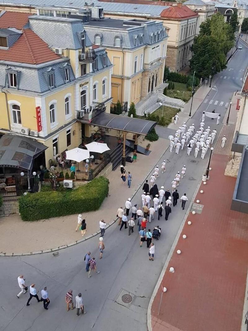Charlino Plaza image