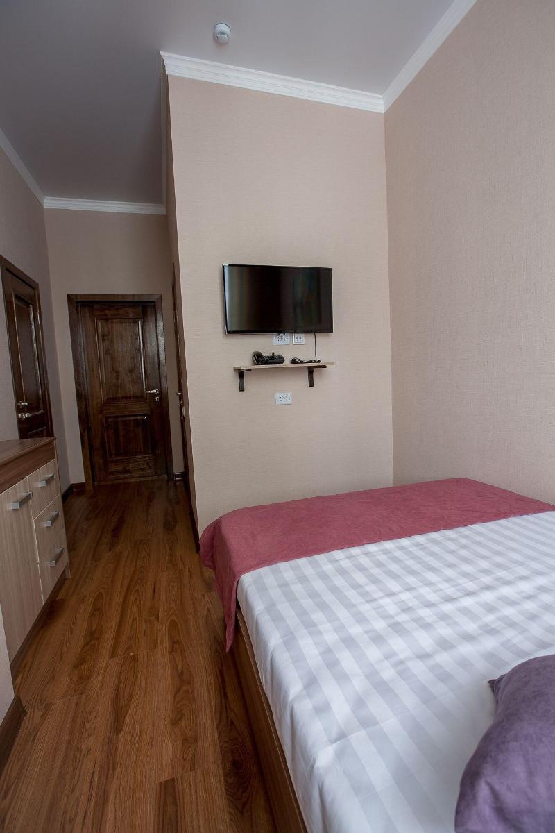 Maxx Inn image