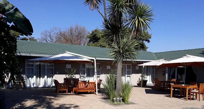 Flying Falcon Guesthouse image