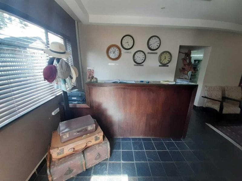 Flying Falcon Guesthouse image