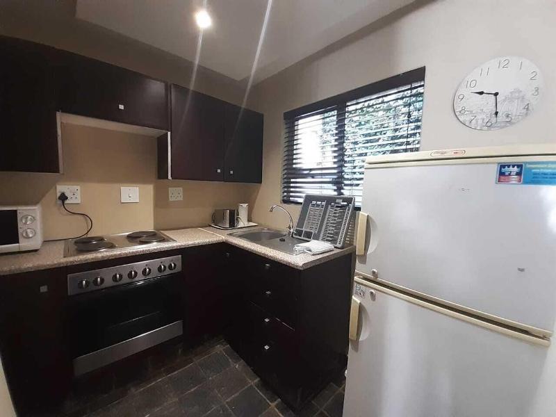 Flying Falcon Guesthouse image
