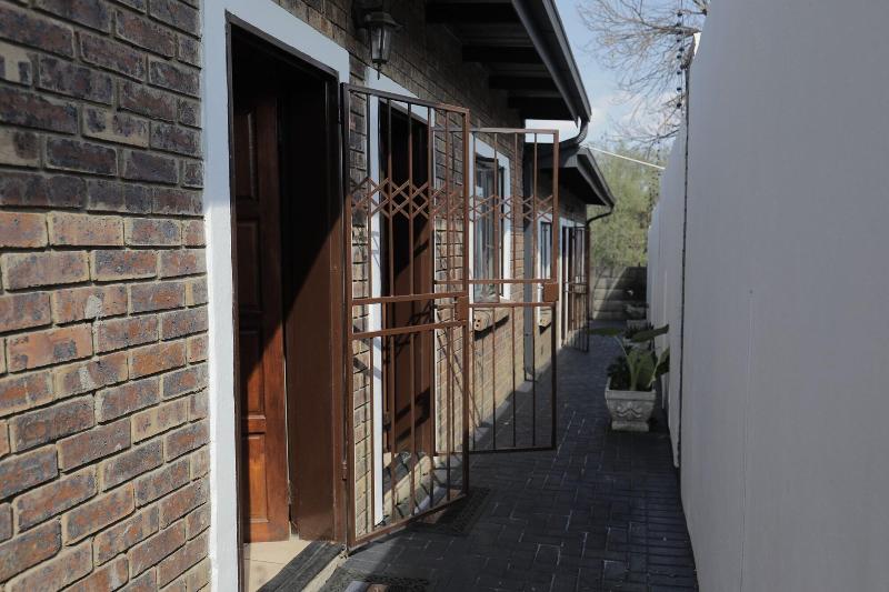 Ledumo Lodge