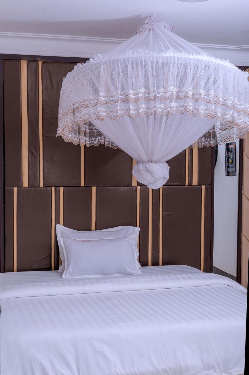 Beautiful Woman Hotel image