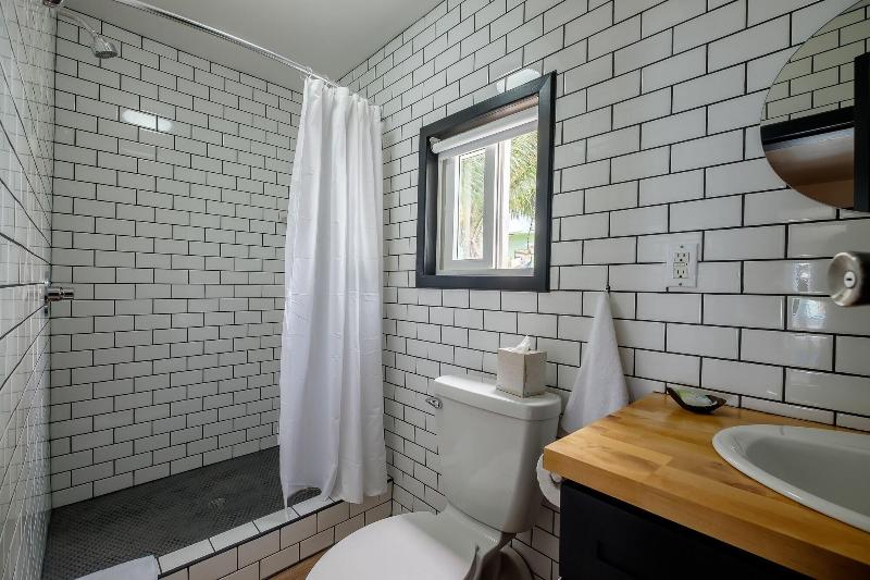 Aqua Vista Beachfront Suites image