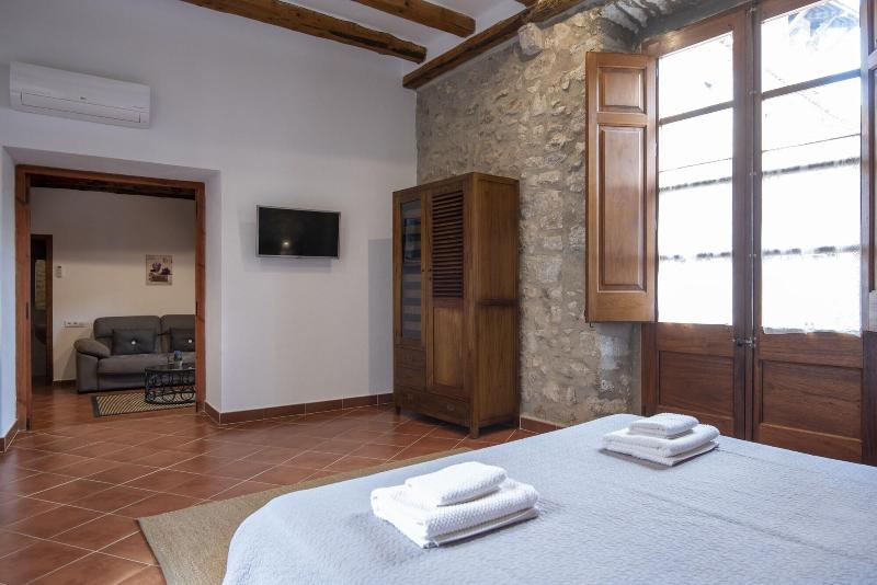 Hostal Can Xicu image