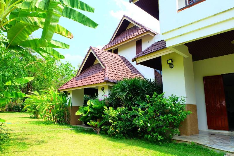 Villa Franjipani Maerim image