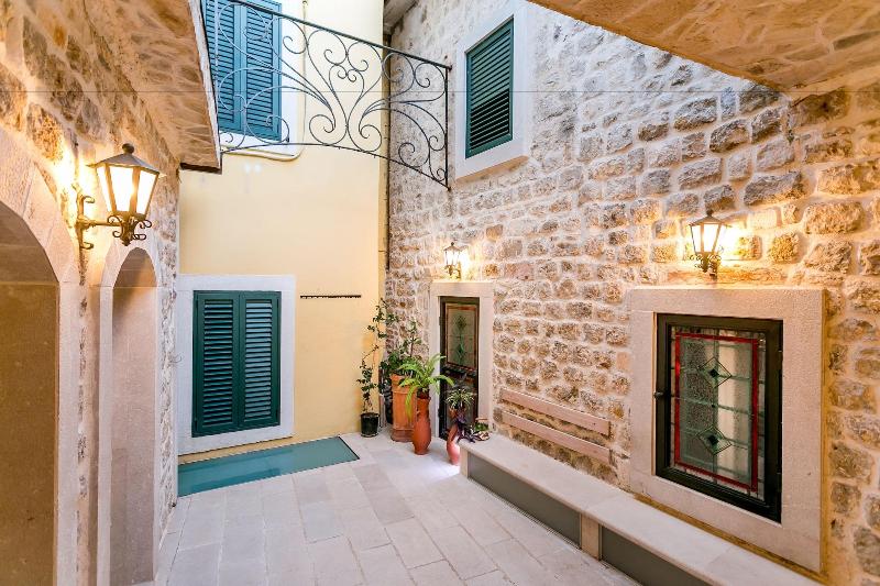 Villa Stari Grad image