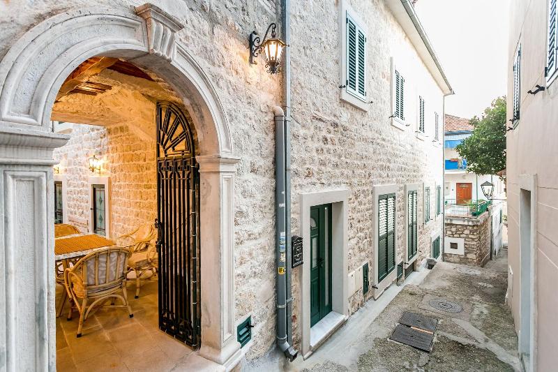 Villa Stari Grad image
