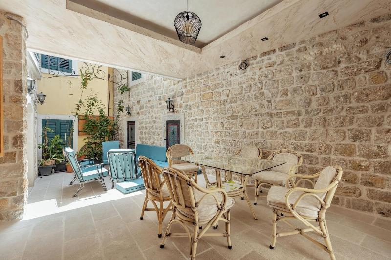 Villa Stari Grad image