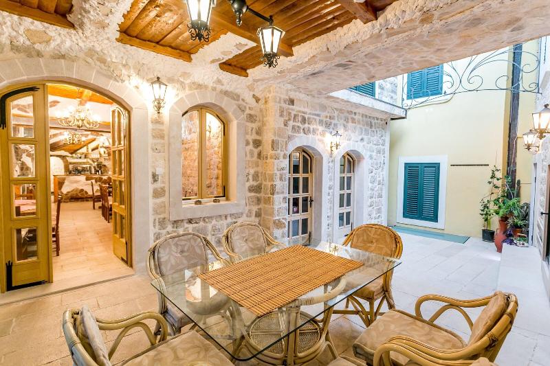 Villa Stari Grad image