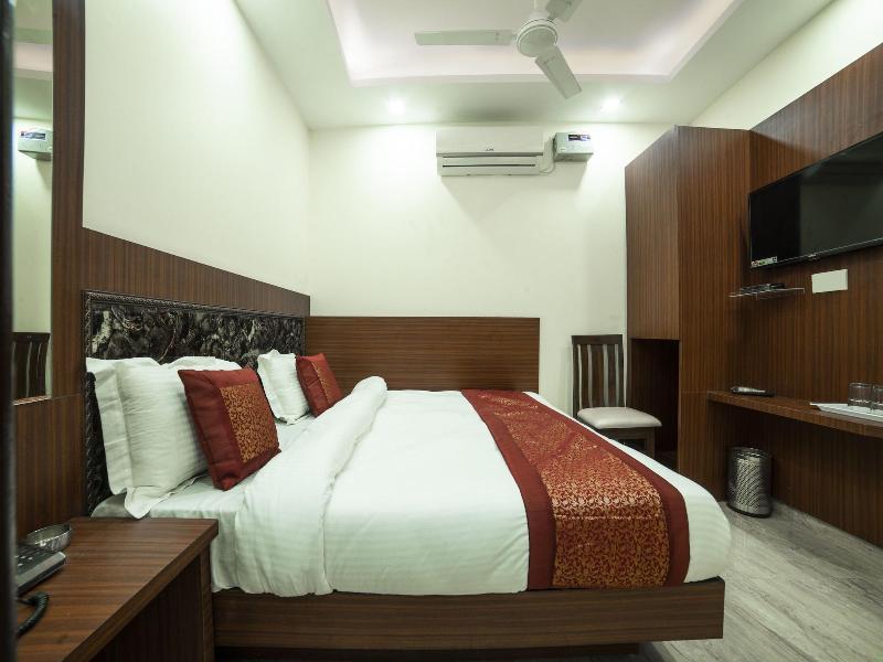 14136 Hotel Toto International image