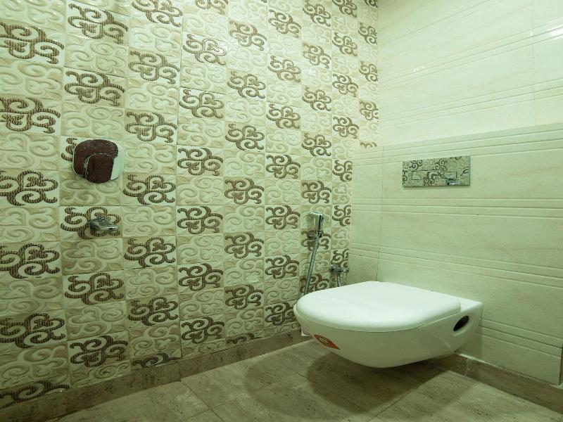 14136 Hotel Toto International image