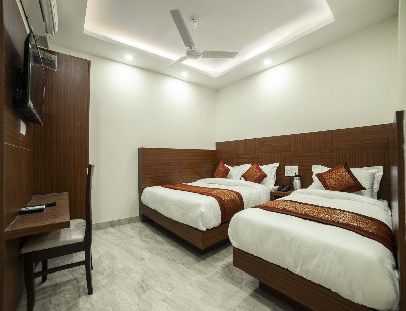 14136 Hotel Toto International image