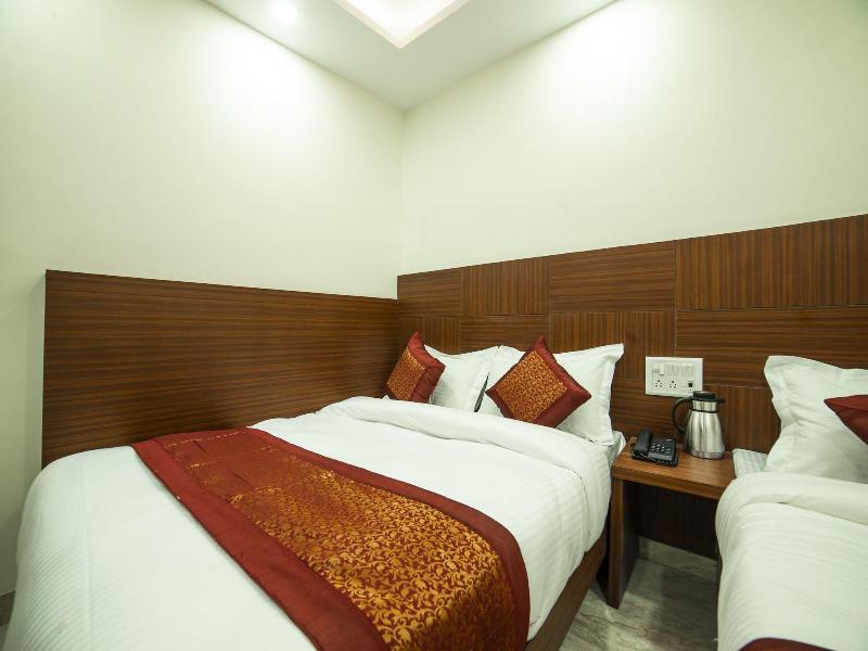 14136 Hotel Toto International image