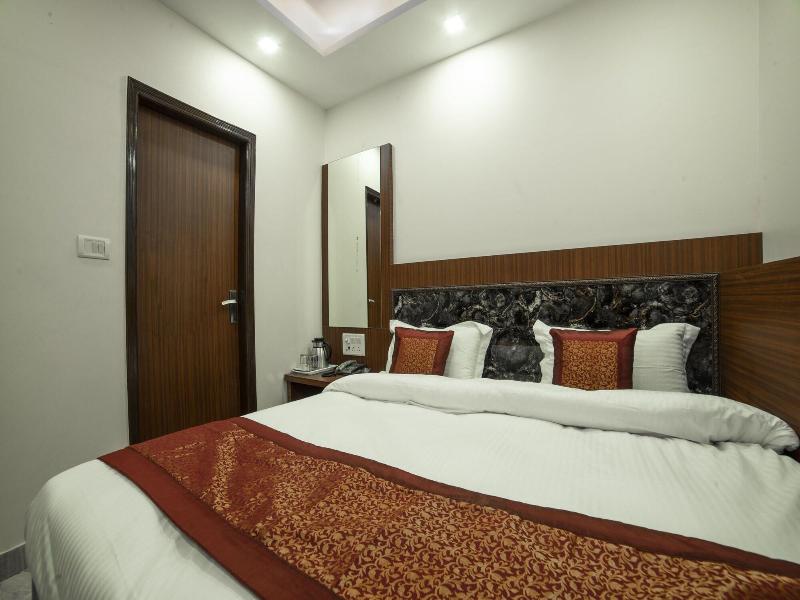 14136 Hotel Toto International image