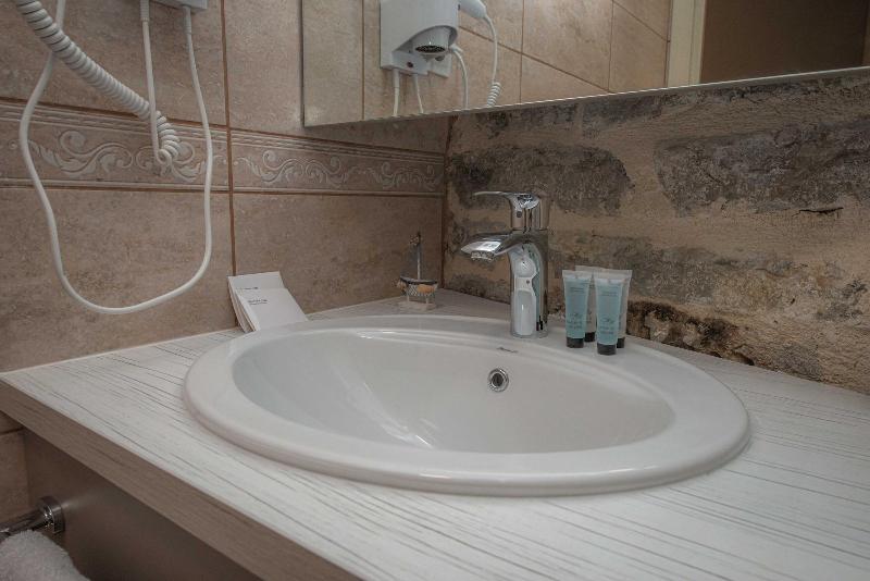 Antika Guesthouse image