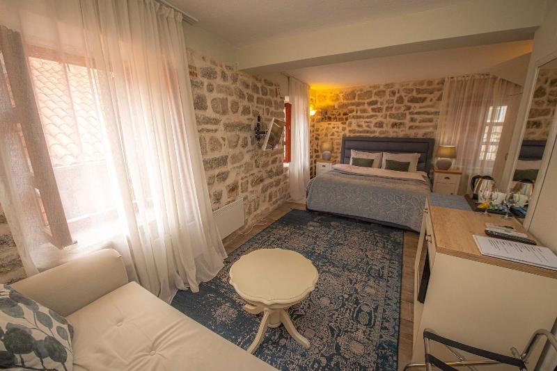 Antika Guesthouse image