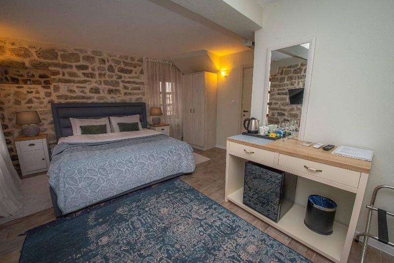 Antika Guesthouse image