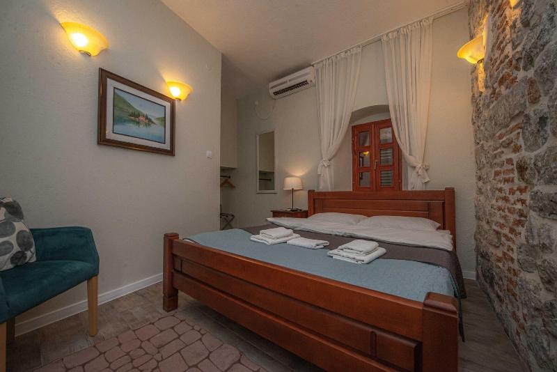 Antika Guesthouse image