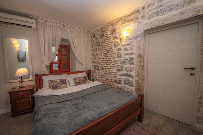 Antika Guesthouse image