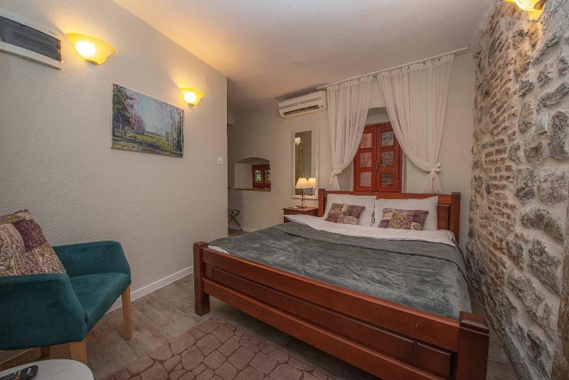 Antika Guesthouse image