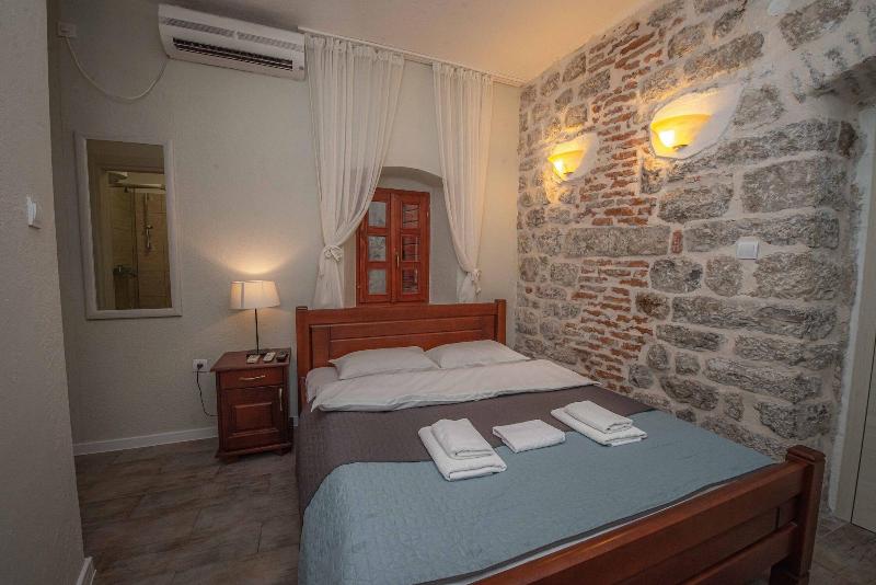Antika Guesthouse image