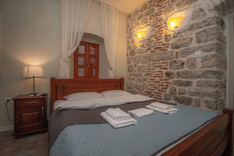 Antika Guesthouse image